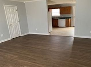 1104B Woodland Dr, Henderson, TN 38340