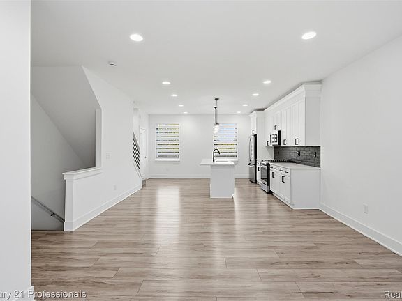 2nd image of 2917 Summers Pl