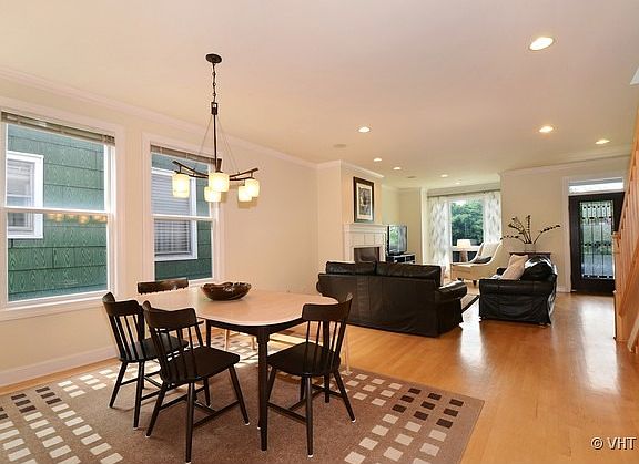 3rd image of 3619 N Ravenswood Ave