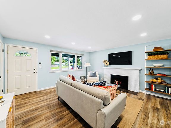 4th image of 1714 28th Street SE