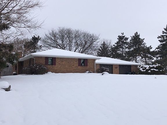 3rd image of 3535 N Edgewood Dr