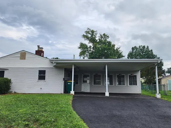34 Thaliabush Ln, Levittown, PA 19054