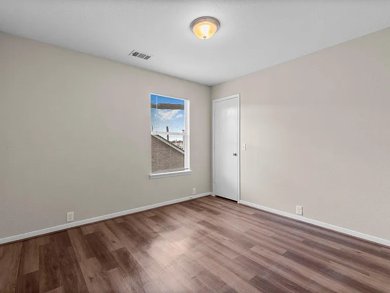 511 Cypresswood Knl — Photo 13