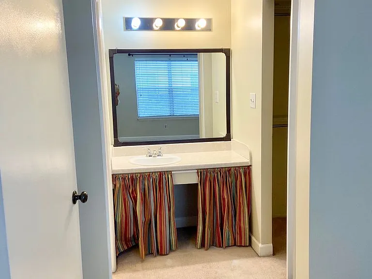 4160 Thalia Station Cir — Photo 11