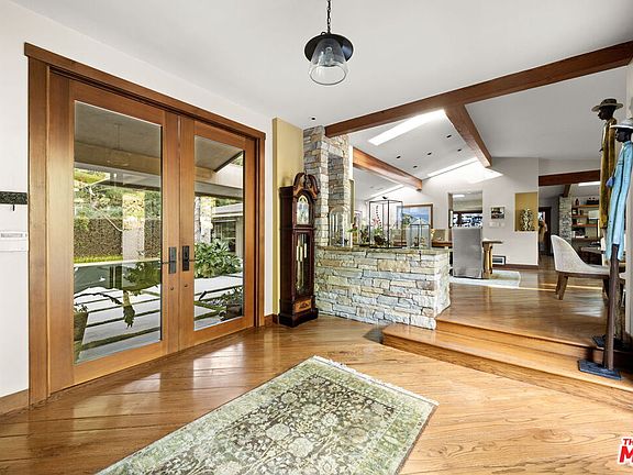 4th image of 2618 Mandeville Canyon Rd