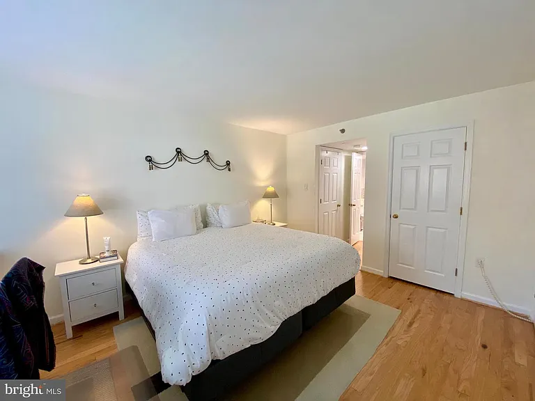 1301 N Ct #812 — Photo 31