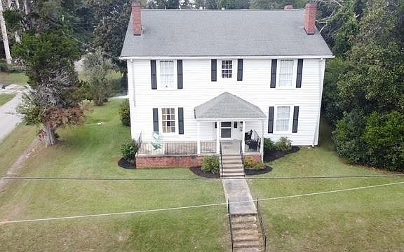 2nd image of 202 Veazey St