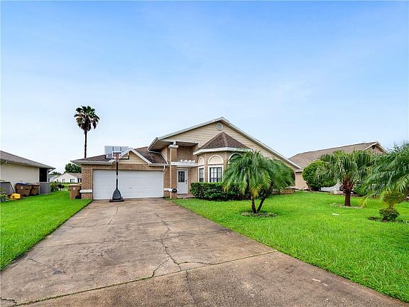 3rd image of 310 Blue Bayou Dr