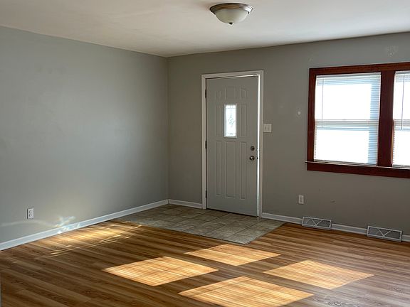 4th image of 6450 Kentucky Ave