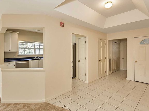 3rd image of 511 Highland Ct