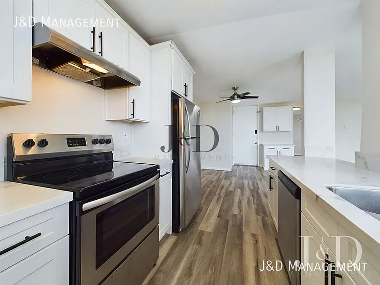 1120 S Pacific St — Photo 21