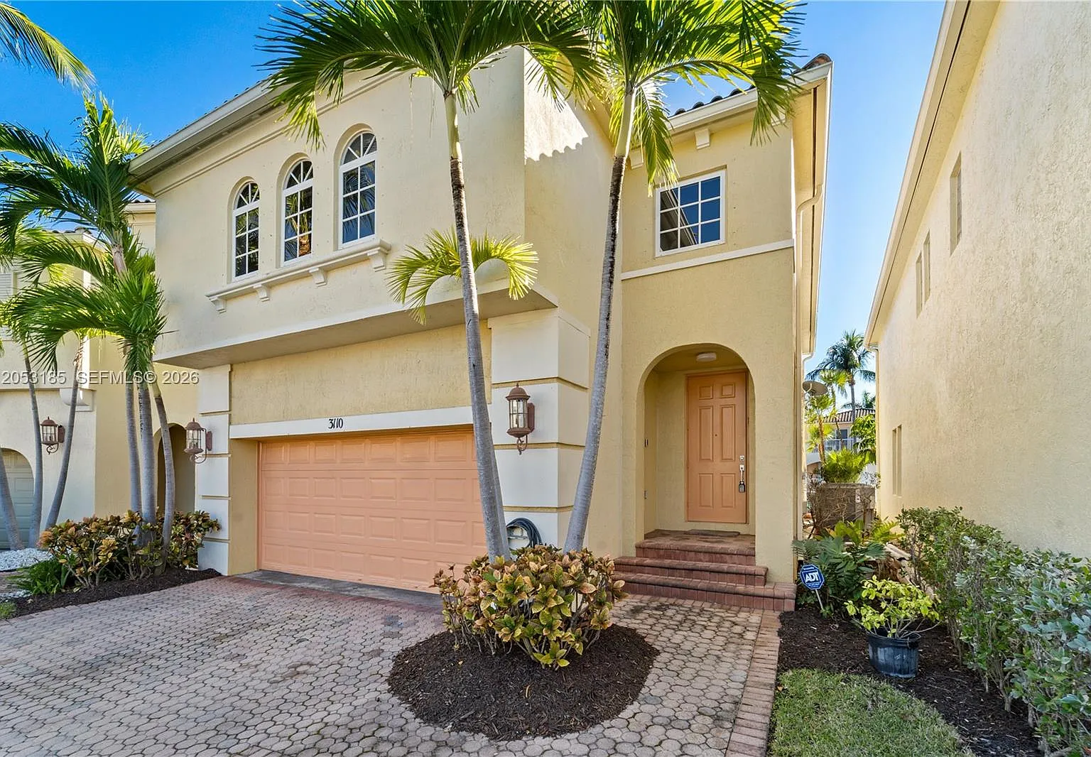 Aventura Lakes - Phase Ii — Photo 1