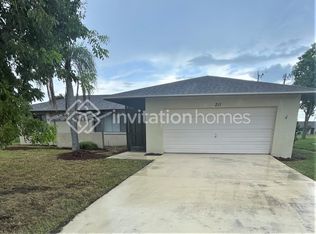 211 SE Santa Barbara Pl, Cape Coral, FL 33990