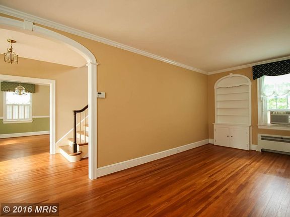 5th image of 817 Forest Dr