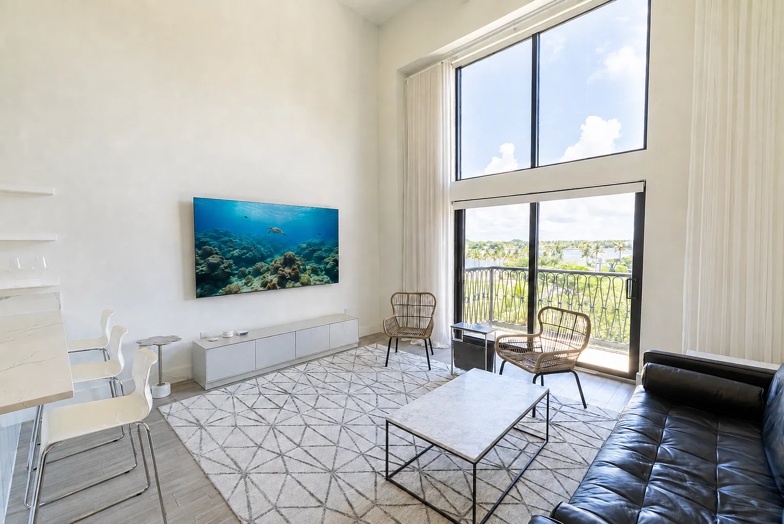 1 bed, 1.5 bath, 1006 sqft, $6,800 — Photo 3