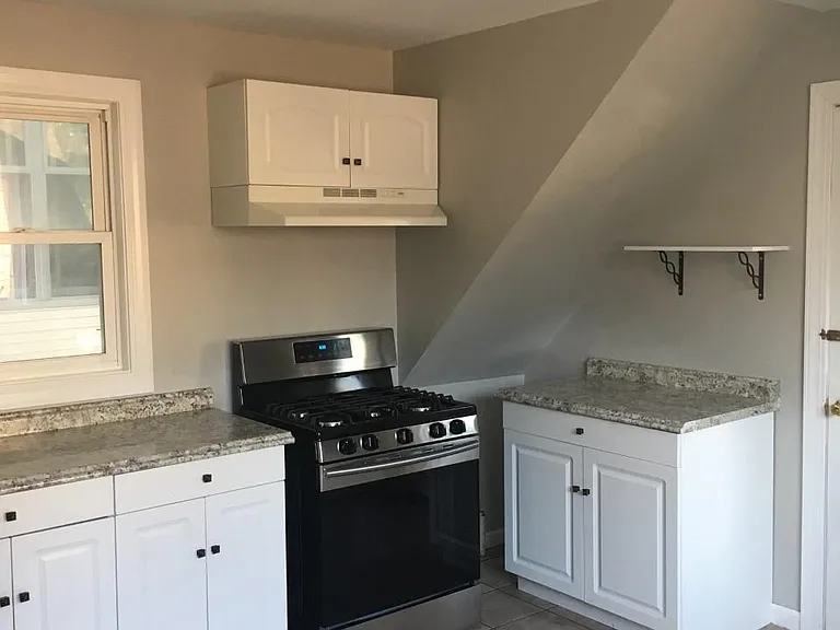 1664 N Astor St #UPPER — Photo 16