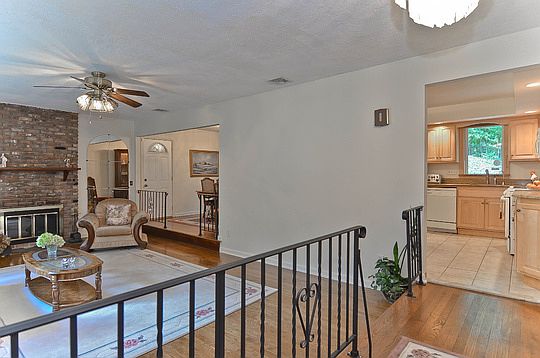 2nd image of 11 Minnehaha Blvd