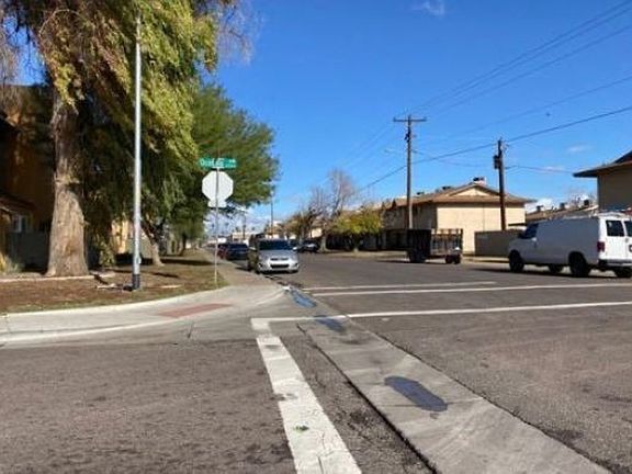 Exterior Neighborhood (street photo)