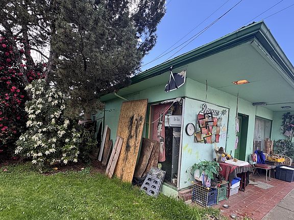 2nd image of 107 5th St