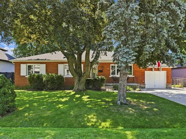 70 Floresta Ct, Ancaster, ON L9G 1R8