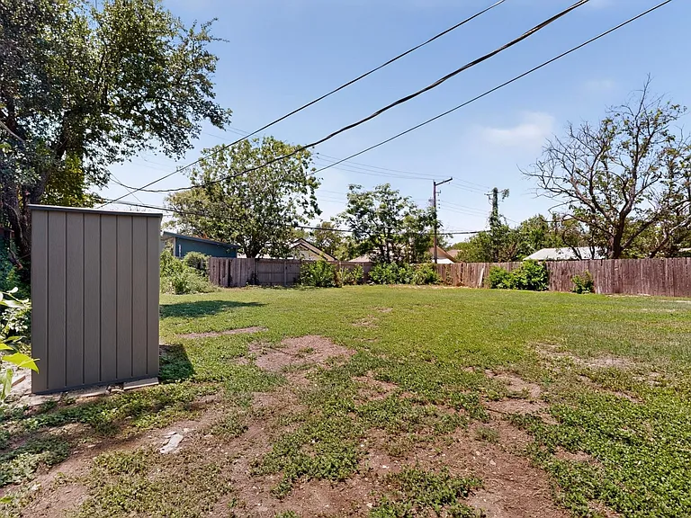 2307 Galway St — Photo 40