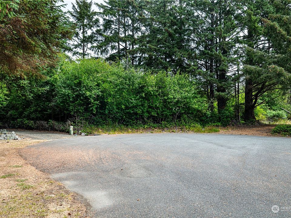 1st image of 470 Kloshe Court SE