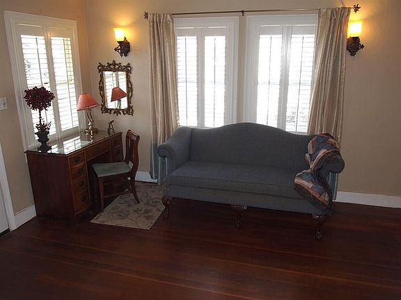 5th image of 2533 52nd St