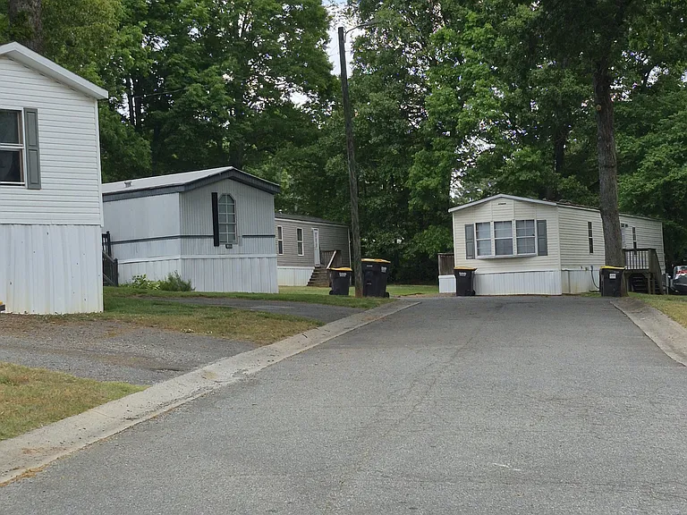 Annas Ln — Photo 7