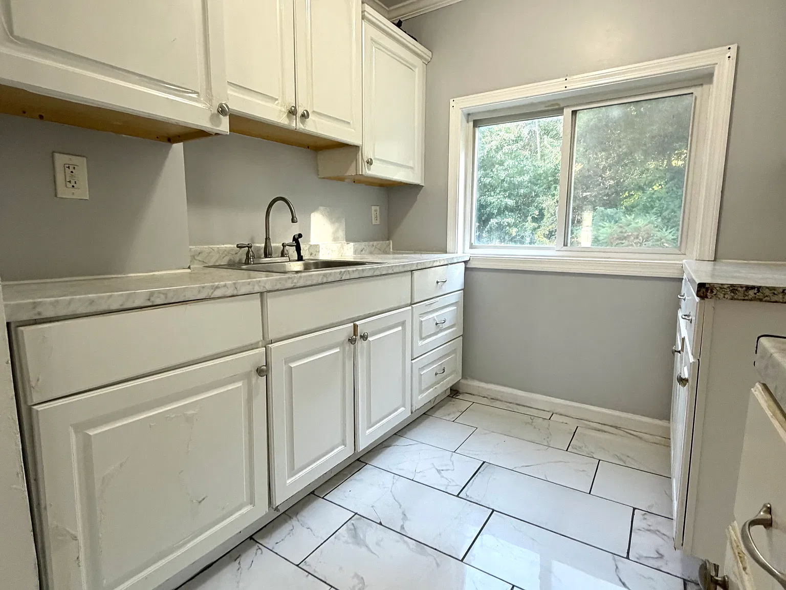 3 bed, $1,950 — Photo 2