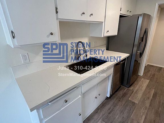 5th image of 1940 Malcolm Ave #108