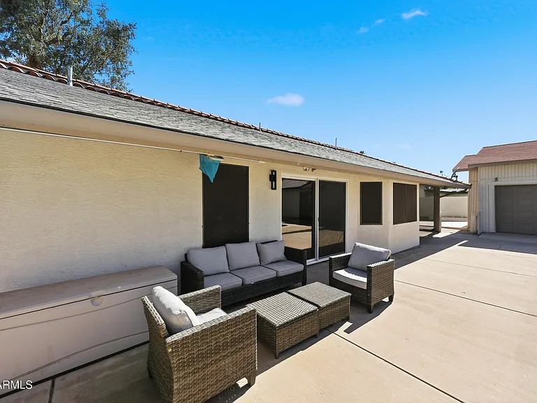 10432 W Avalon Dr — Photo 47