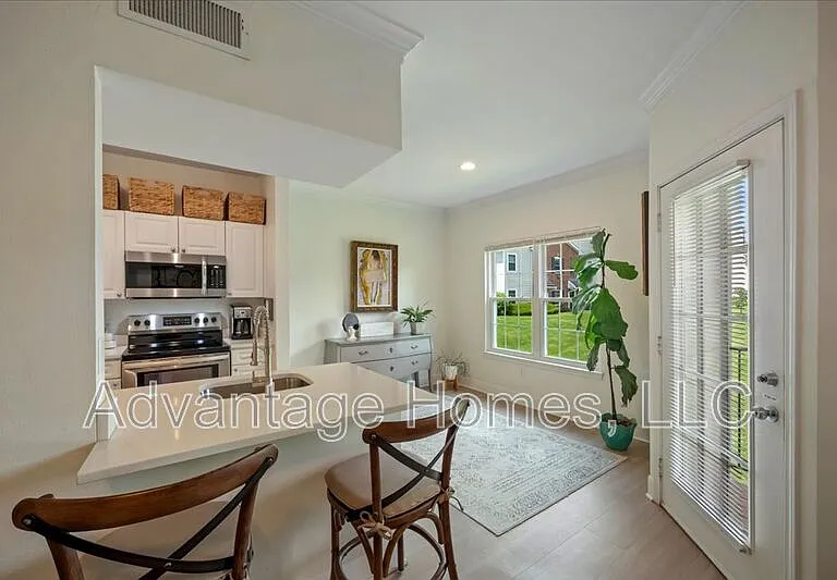 11610 Tomahawk Creek Pkwy #I — Photo 11