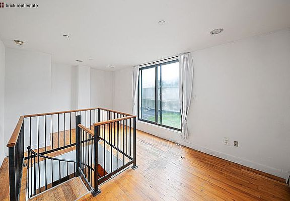 3rd image of 305 Bergen St APT 3A