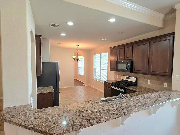2215 Conway Cv — Photo 8