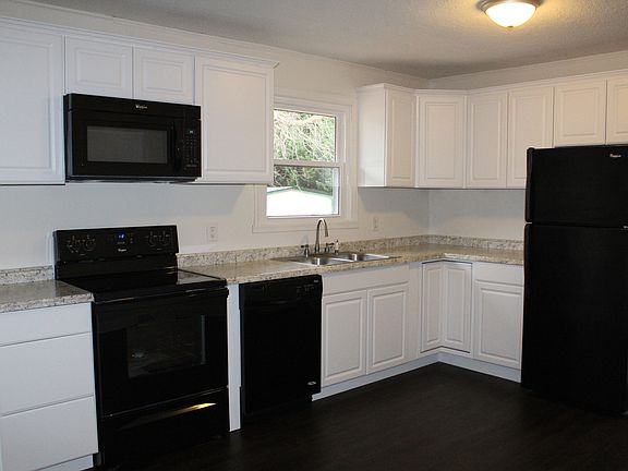 4th image of 100 Collinwood Ln