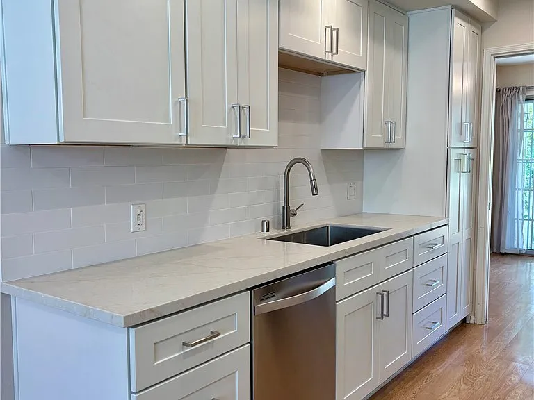 451 Medford Ct #102 — Photo 3