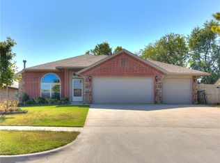 9936 Glascow Ter, Yukon, OK 73099