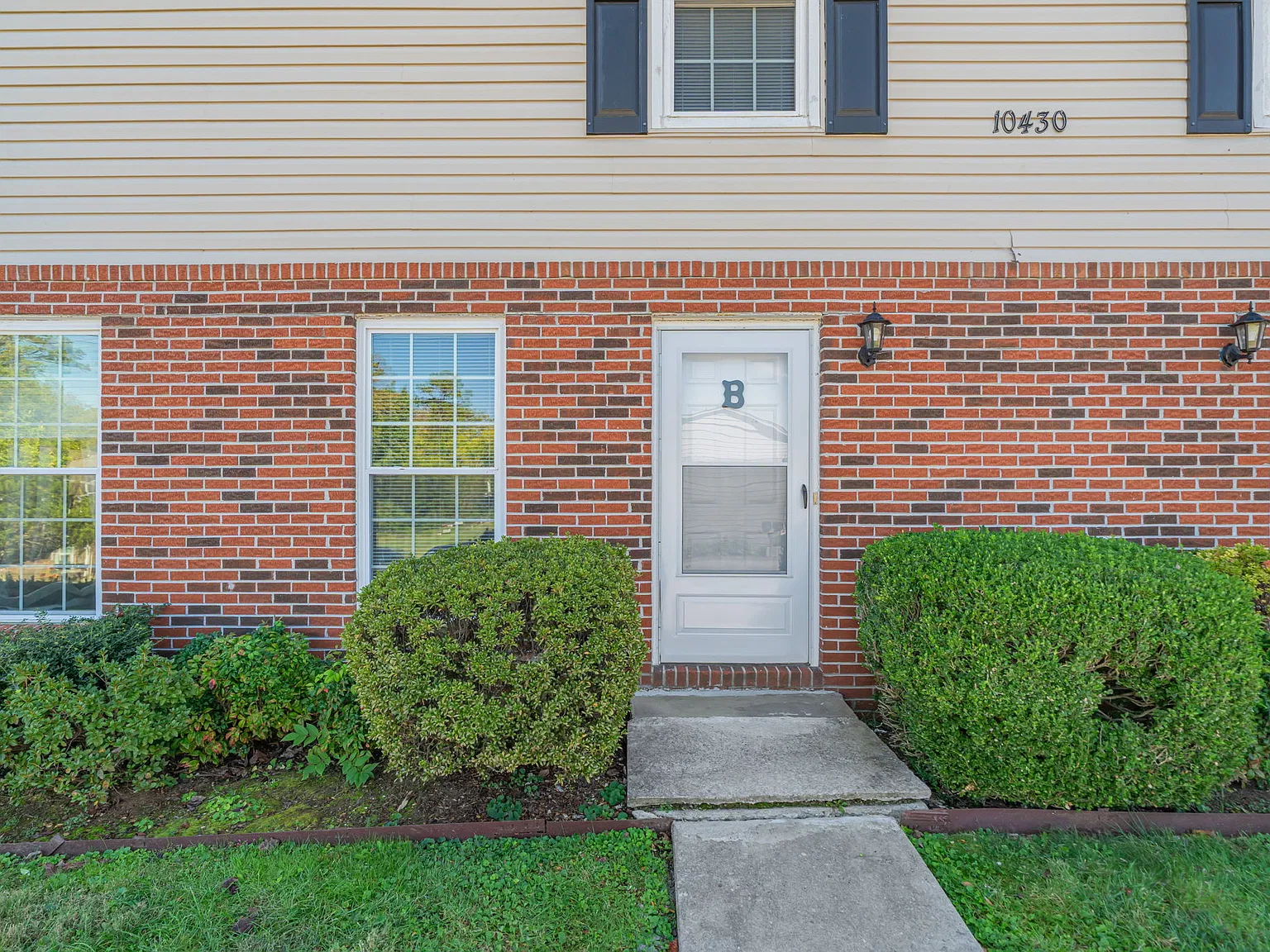 (ACHMidL) 10430 Victoria Dr (Units 1 - 4) - B — Photo 1