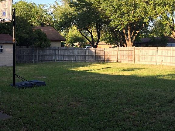 5th image of 1517 Bosque Dr