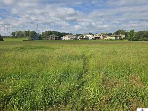 2919 Lakeside Dr, Plattsmouth, NE 68048