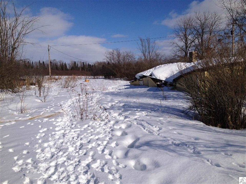 2nd image of 1158 W County Line Rd