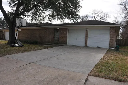 16454 Hickory Knoll Dr Photo 1