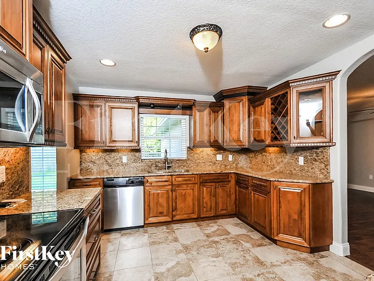 4635 Dillwyn Dr — Photo 6