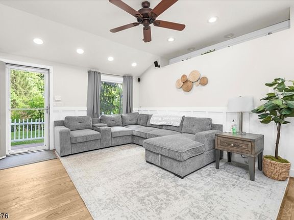 3rd image of 4 Orchard St