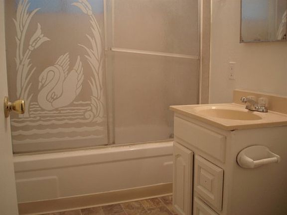 5th image of 128 E 10th St APT B