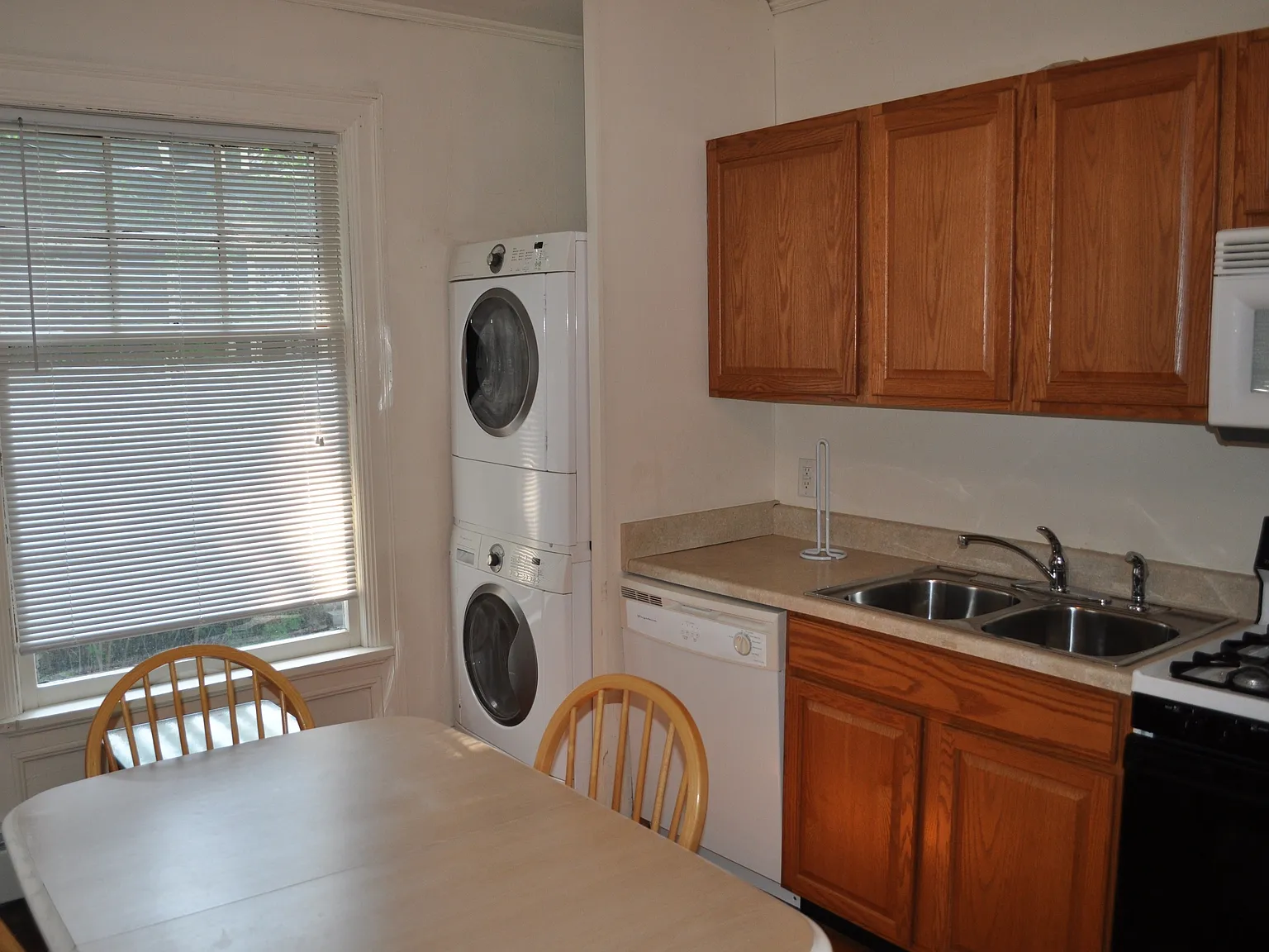 102 Highland Place - 4 — Photo 4