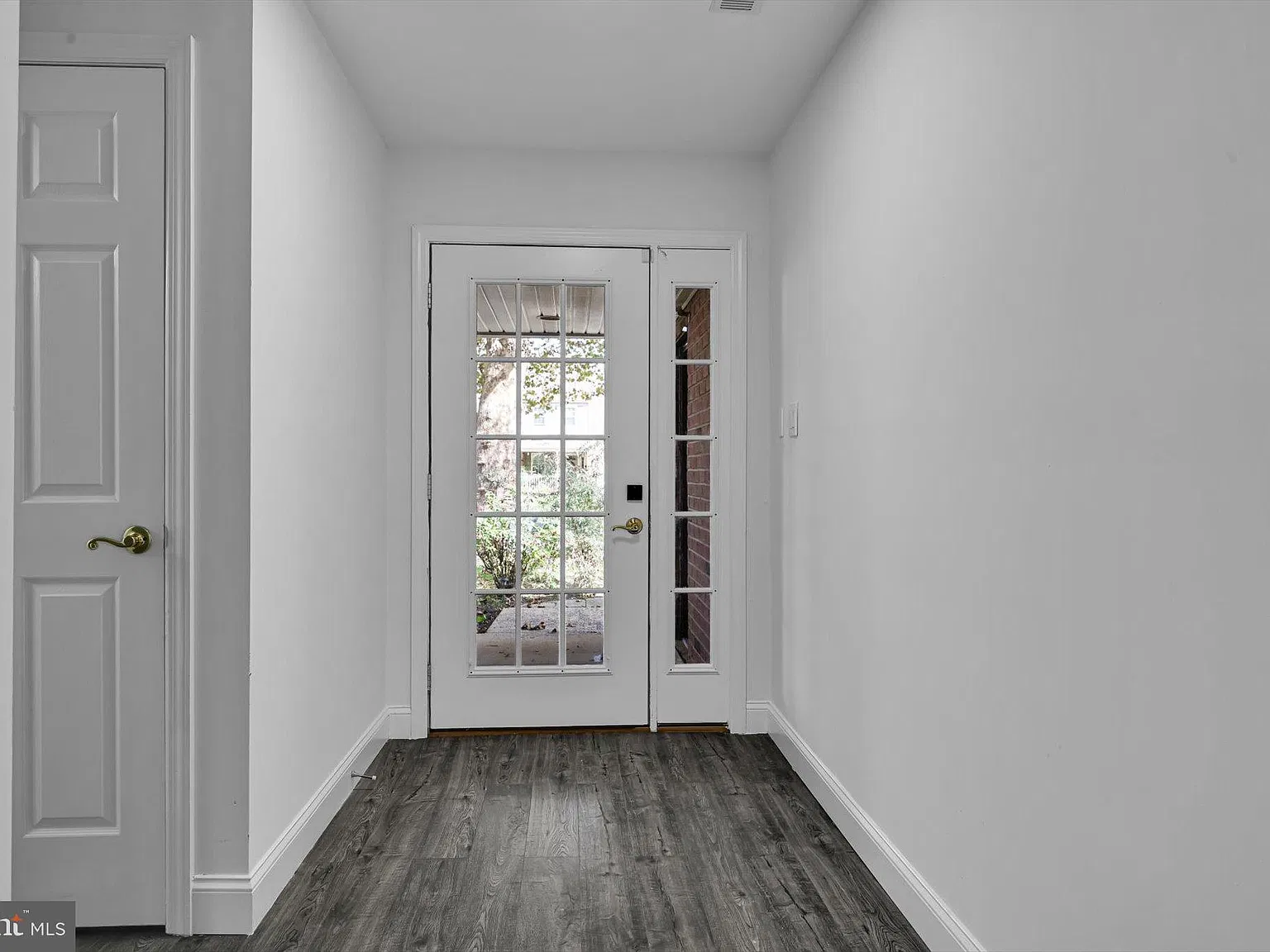3 bed, 2.5 bath, 2279 sqft, $2,900 — Photo 3