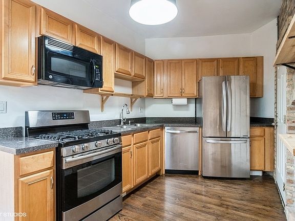 2nd image of 2850 N Christiana Ave APT 1N
