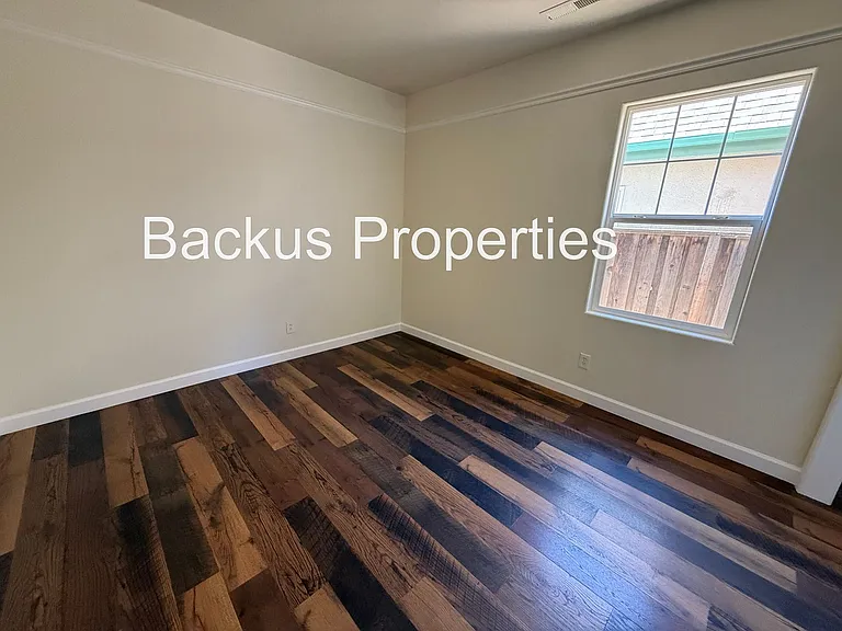 7 Moreno St — Photo 13