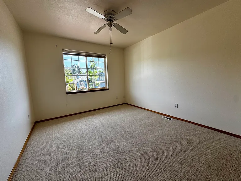 751 Bremerton Pl NE — Photo 21